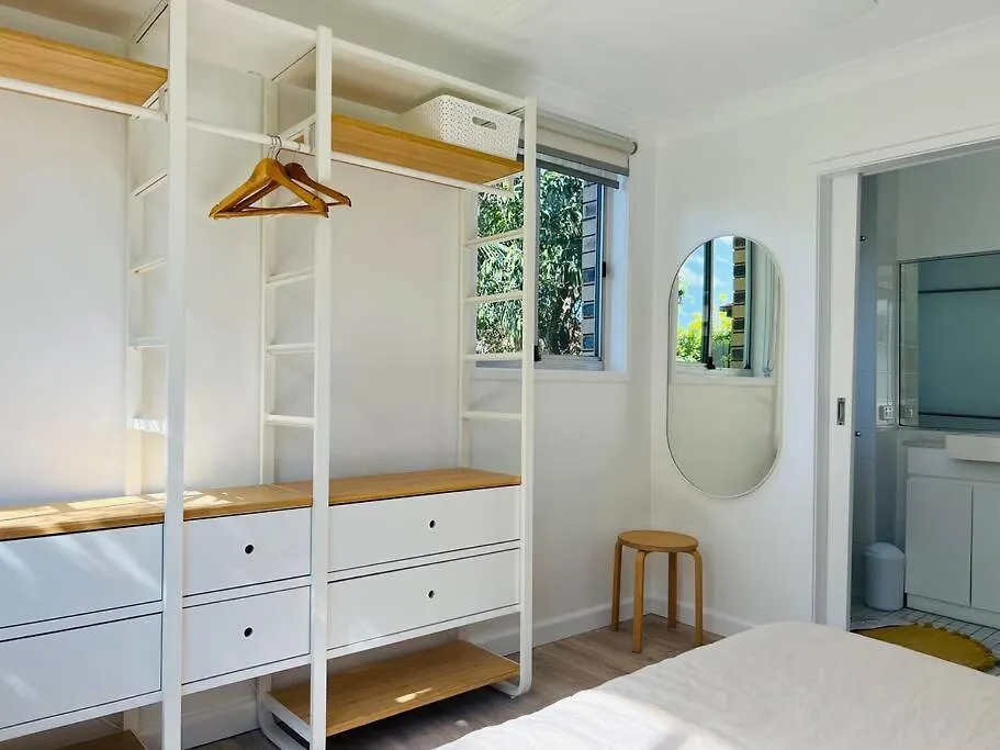 Apartman Blush On Broadbeach- Beachside And Pet Friendly, 3Rd Floor Walk Up Gold Coast