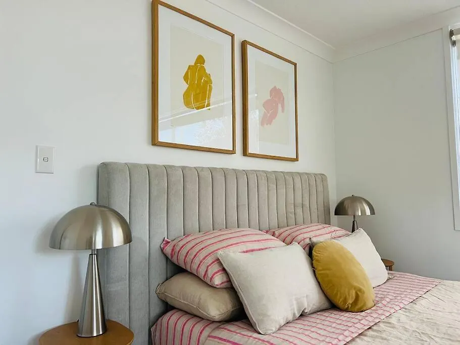 Blush On Broadbeach- Beachside And Pet Friendly, 3Rd Floor Walk Up Gold Coast
