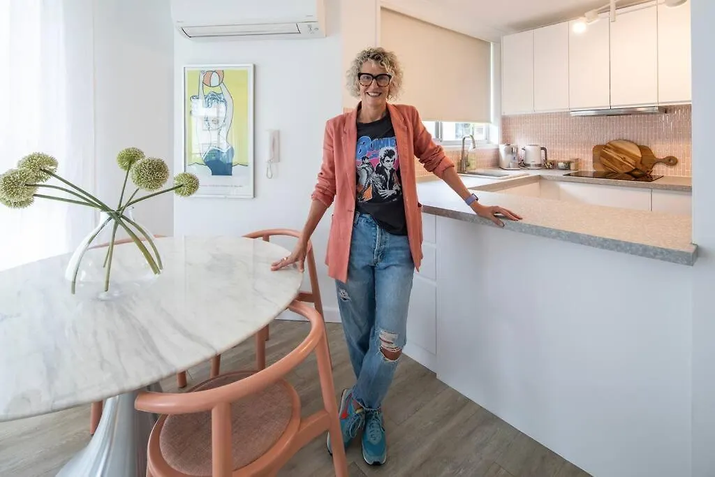 Blush On Broadbeach- Beachside And Pet Friendly, 3Rd Floor Walk Up Gold Coast