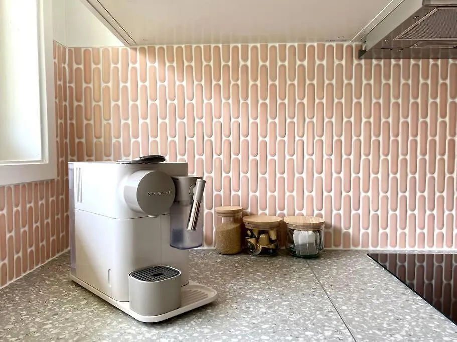 Apartman Blush On Broadbeach- Beachside And Pet Friendly, 3Rd Floor Walk Up Gold Coast Ausztrália