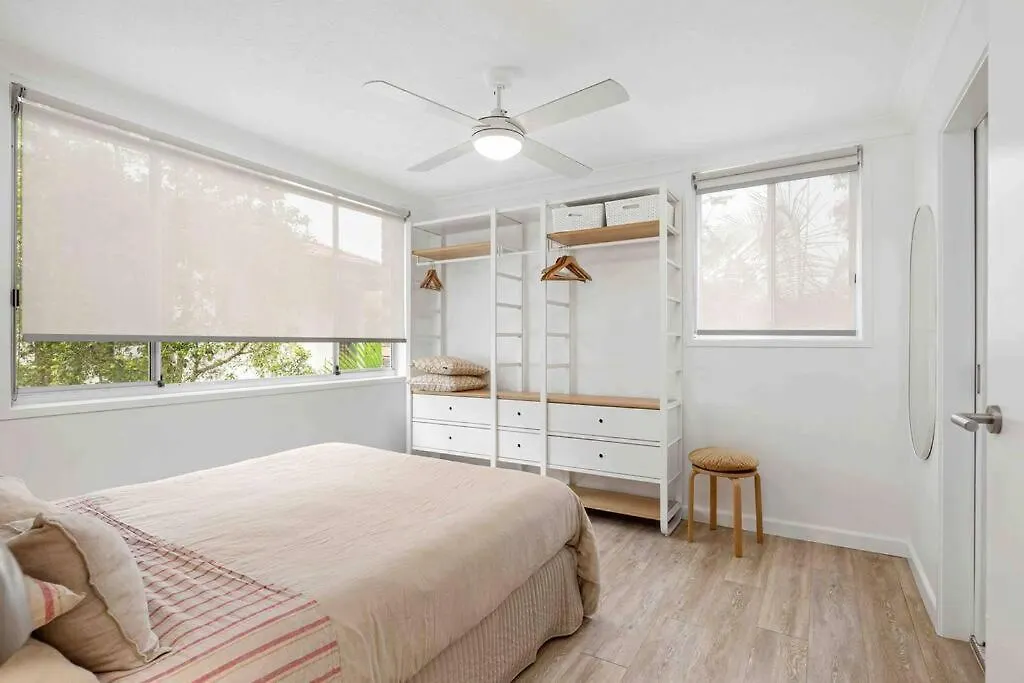 Blush On Broadbeach- Beachside And Pet Friendly, 3Rd Floor Walk Up Gold Coast Apartman