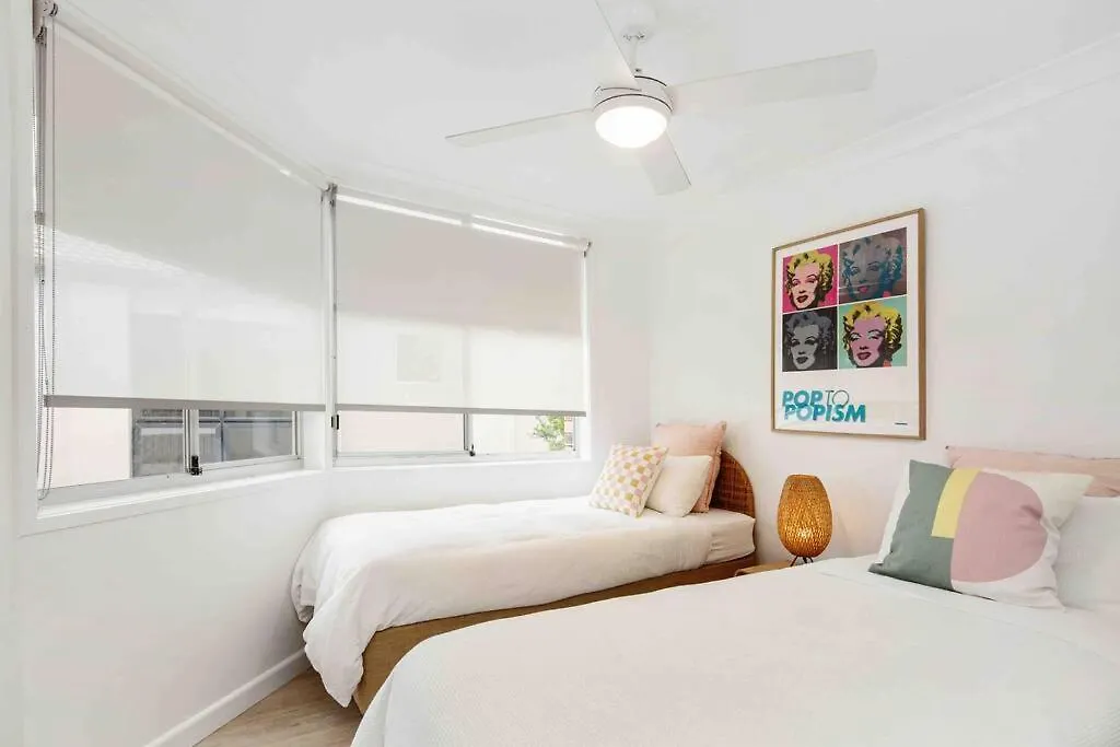 Apartman Blush On Broadbeach- Beachside And Pet Friendly, 3Rd Floor Walk Up Gold Coast Ausztrália